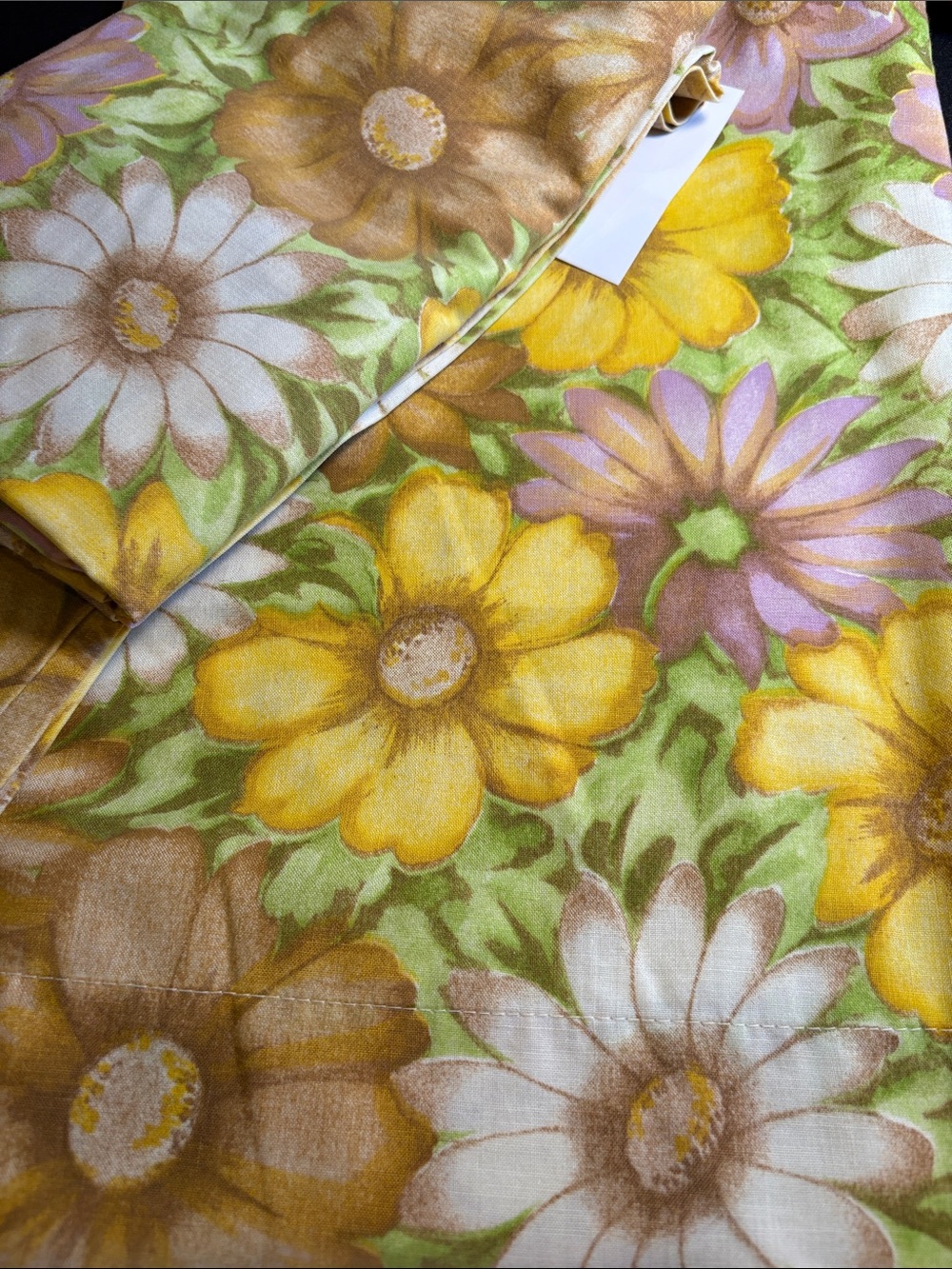 Vintage groovy Floral pillowcases in Yellow, White & Green - FF